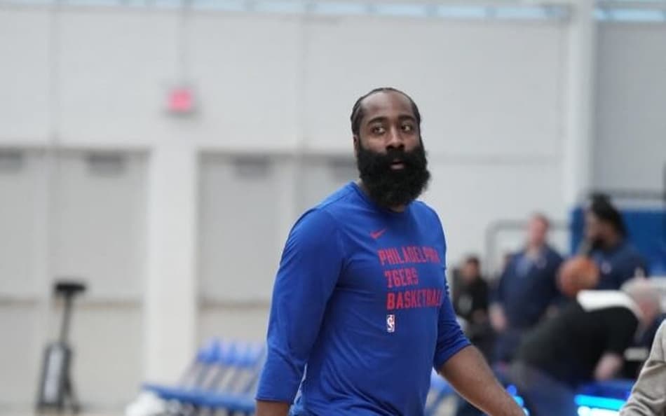 James Harden falta a treinos e força troca para o Clippers