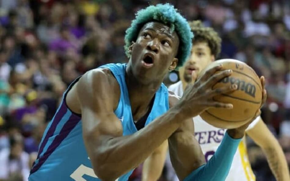 Antigo colega de Kai Jones revela situação de jogador do Hornets