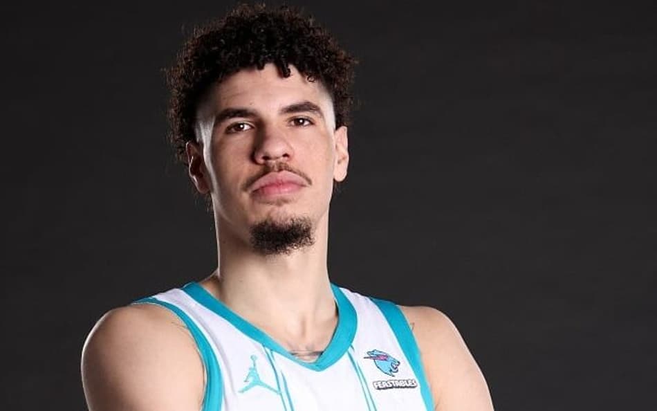 Youtuber recordista fecha parceria inédita com time da NBA