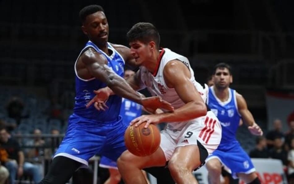 Minas surpreende Flamengo em jogo antecipado do NBB