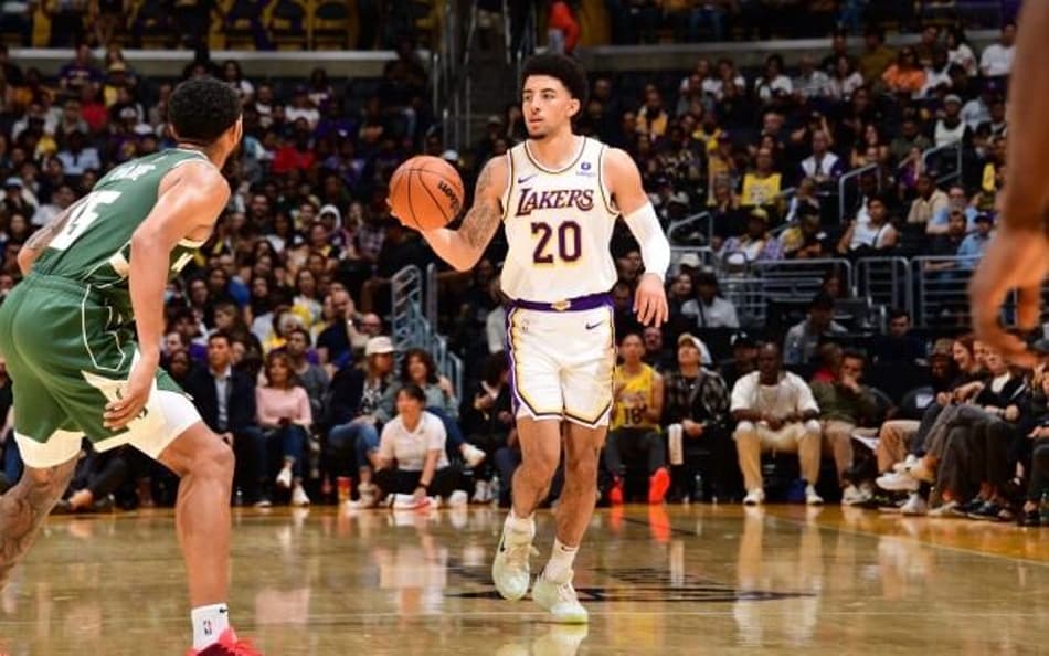 Lakers dispensa três jogadores antes do início de 2023/24