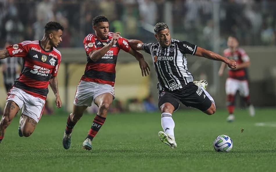 Tropeço do Palmeiras faz Flamengo e Atlético-MG encostarem na liderança, e Brasileirão terá mais uma ‘final’