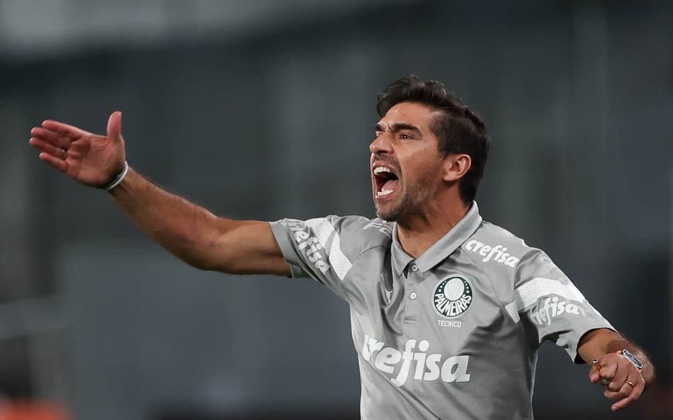 Abel dá indireta para Textor e rasga elogios ao Palmeiras: ‘Só uma equipe é capaz de fazer o que fizemos’