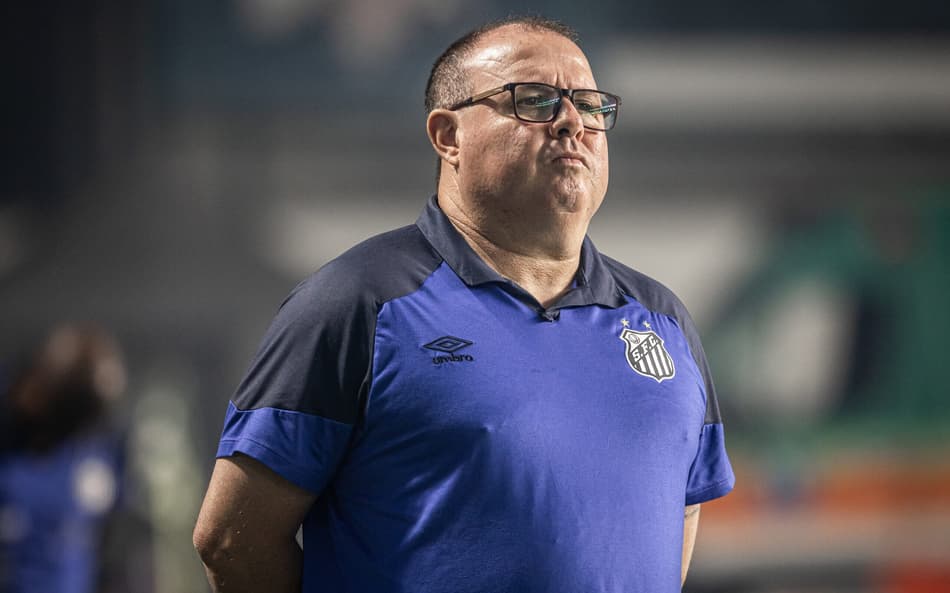 Técnico do Santos acha ‘padrão ideal’ em setor da escalação