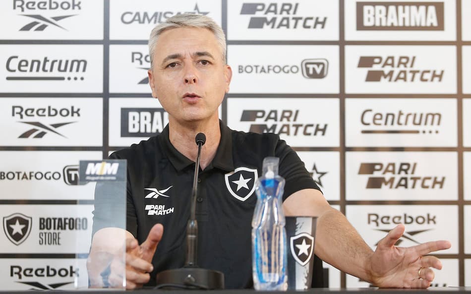 AO VIVO: Tiago Nunes fala após empate do Botafogo com o Santos no Brasileirão