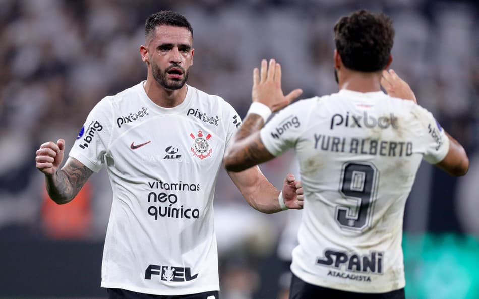 Ameaçado no Brasileirão, Corinthians pode ajudar rival na luta pelo título