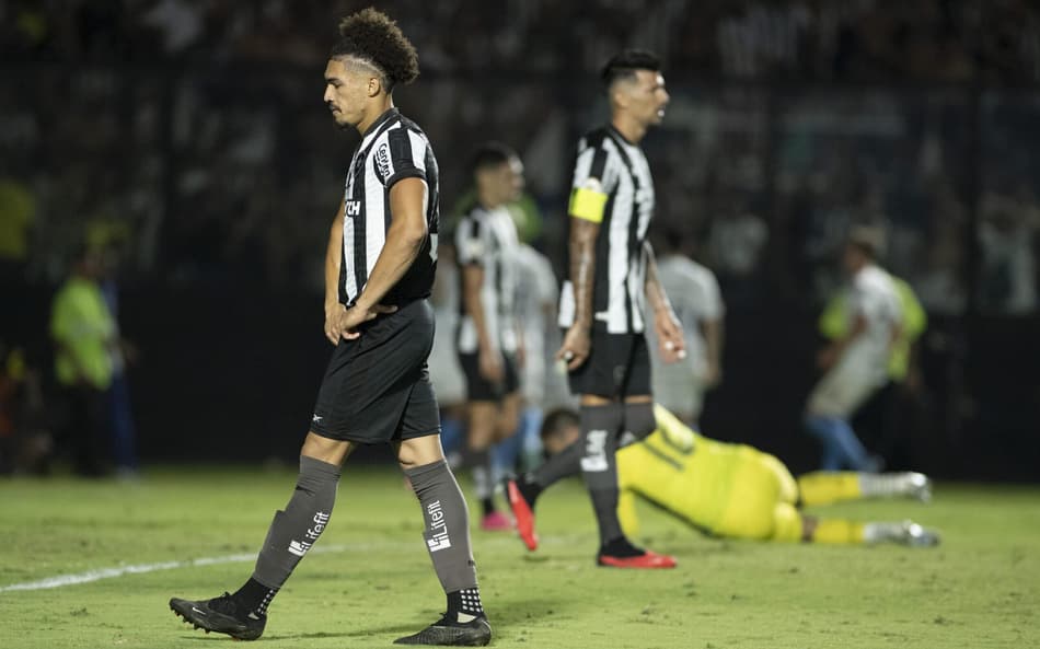 Jornalista lista clubes que brigam pelo Brasileirão e descarta Botafogo: ‘Foi pro vinagre’