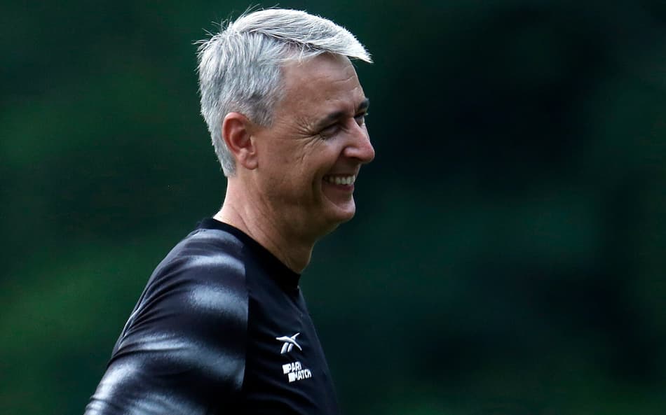 AO VIVO: Confira a entrevista coletiva de apresentação de Tiago Nunes, novo técnico do Botafogo