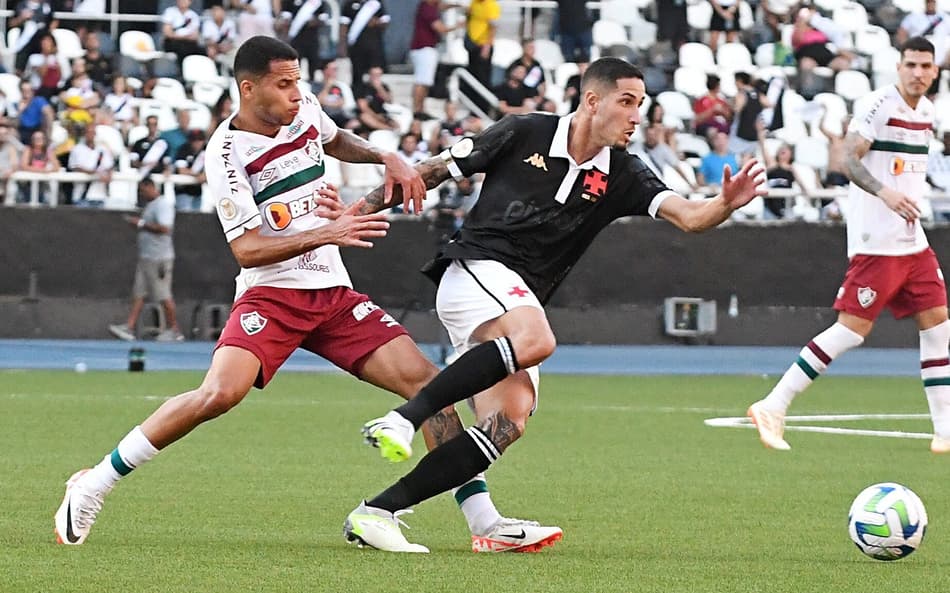 VÍDEO: Em fim de contrato de empréstimo com o Vasco, Praxedes dá pistas sobre onde irá jogar em 2024