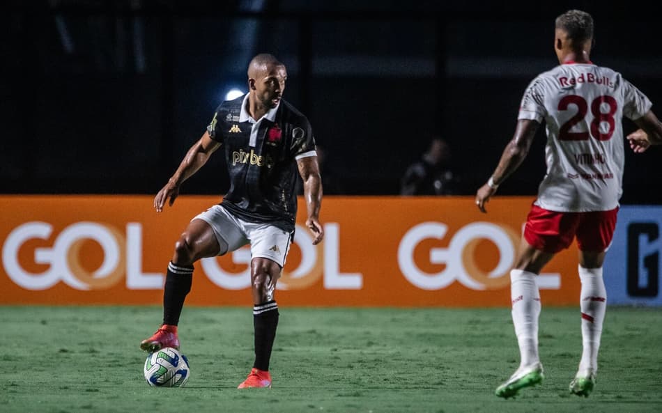 VÍDEO: Paulo Henrique afirma estar feliz no Vasco e revela possibilidade em permanecer no clube