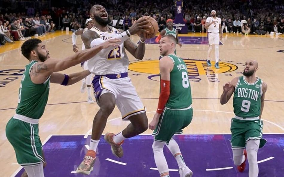 Porzingis e Tatum lideram e Celtics vence Lakers