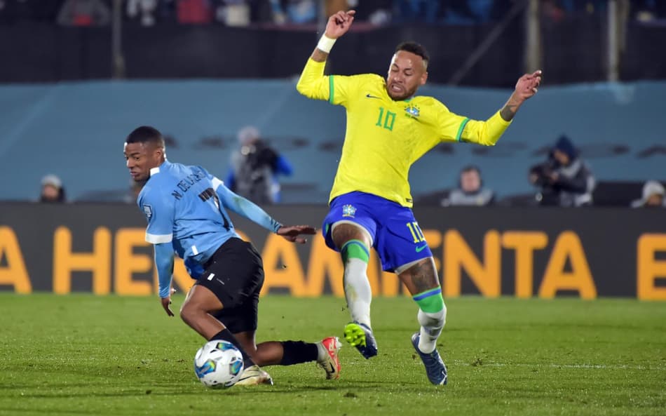 Neymar compartilha momento dolorido da recuperação de lesão: ‘Sigo na luta’