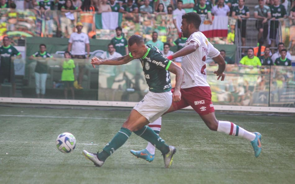 Palmeiras vence Fluminense e praticamente garante o título do Brasileirão