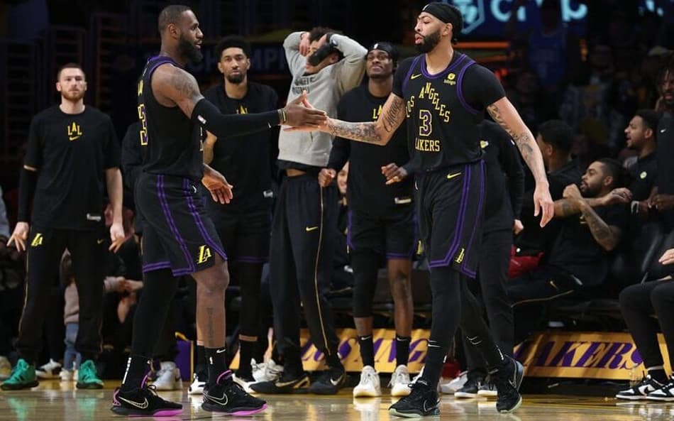 LeBron e Davis lideram e Lakers bate Thunder