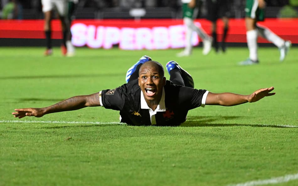 Joia da base do Vasco, destaque nos jogos do Carioca, tem contrato renovado