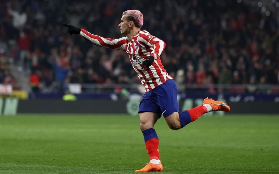 Falha de Vini Jr? Golaço de Griezmann em Real x Atlético de Madrid repercute na web