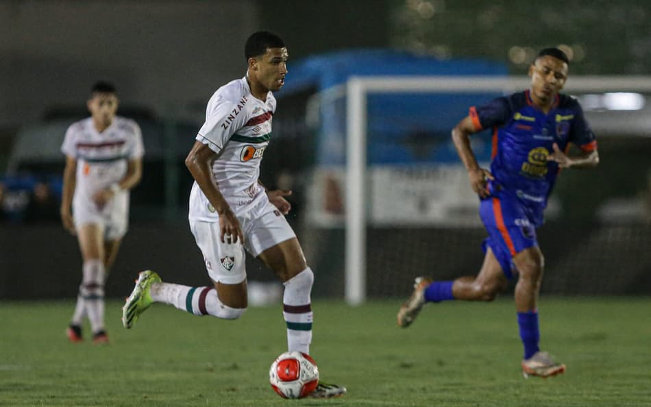 Fluminense renova contrato com joia de Xerém até 2029 e coloca multa com valor astronômico