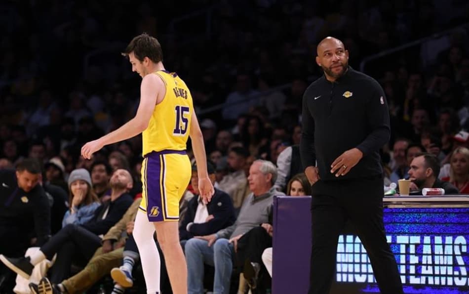 Crise no Lakers: jornalista revela problemas entre Darvin Ham e jogadores