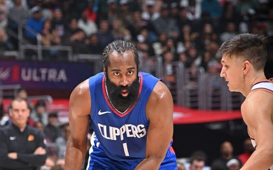 James Harden comanda e Clippers arrasa Suns