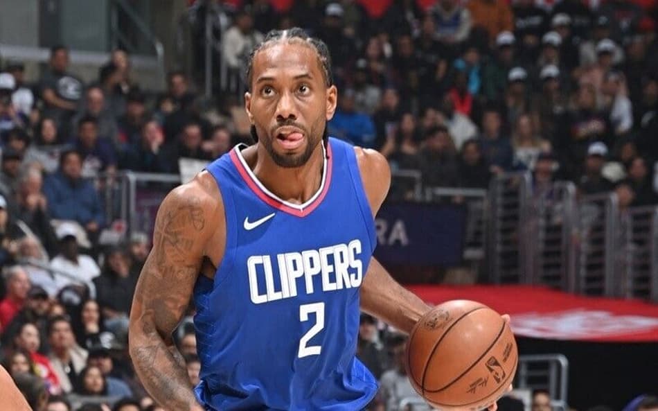 Clippers acerta extensão de contrato com Kawhi Leonard