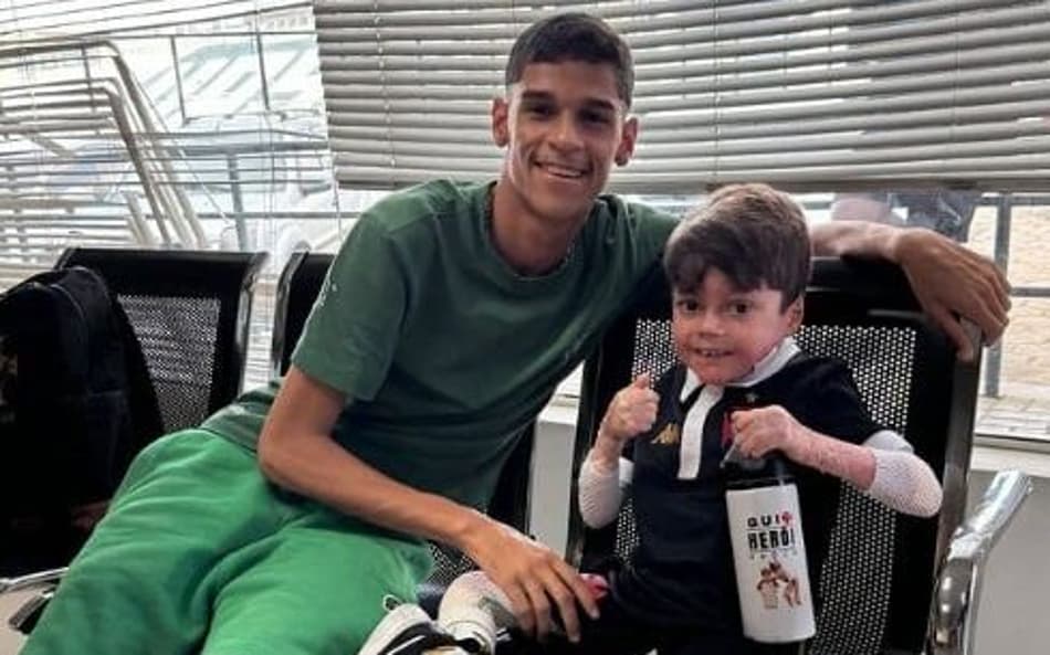VÍDEO: Luva de Pedreiro promove conversa de pequeno Gui, com Cristiano Ronaldo Júnior