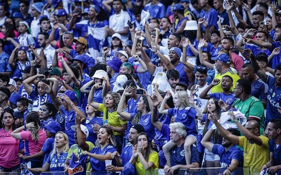 Jogador bósnio quebra recorde na Turquia que pertencia a ídolo do Cruzeiro