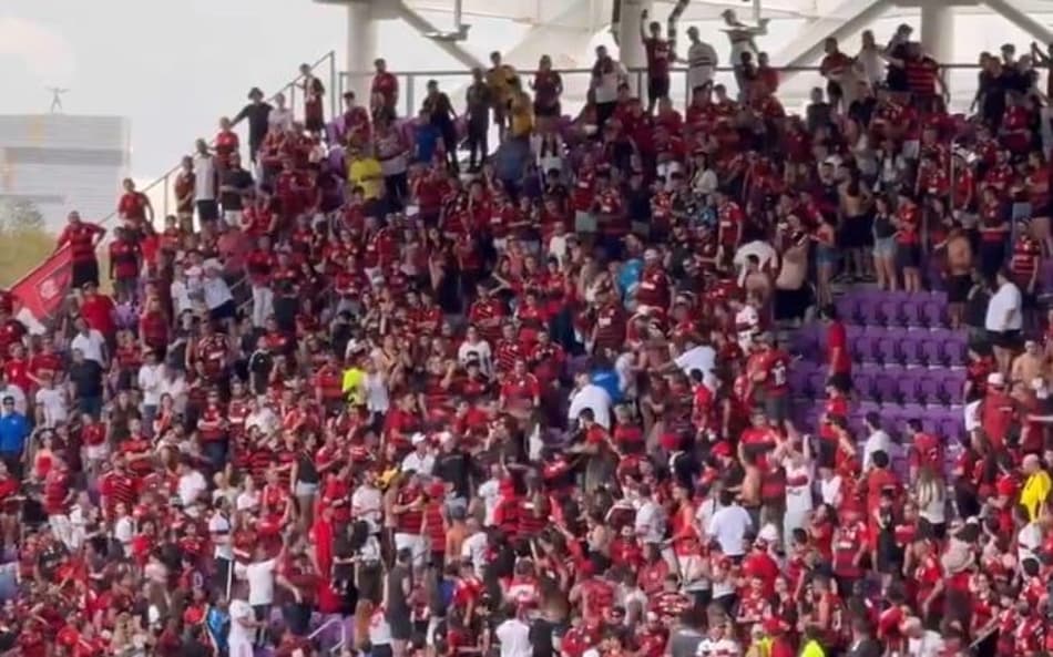 Torcedores do Flamengo brigam na arquibancada em amistoso nos EUA; assista