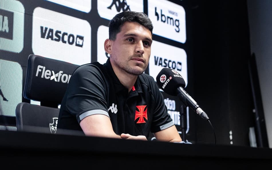 Keiller elogia Léo Jardim e comemora acerto com o Vasco após negociação frustrada no passado