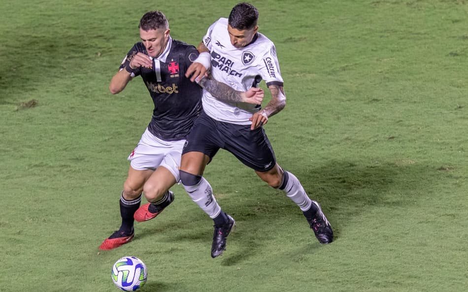 Torcedores do Vasco criticam escolha de árbitro para clássico contra o Botafogo: ‘Piada’