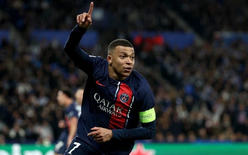 Nome usado por Mbappé no início da carreira choca fãs após antigo cartão Fifa viralizar