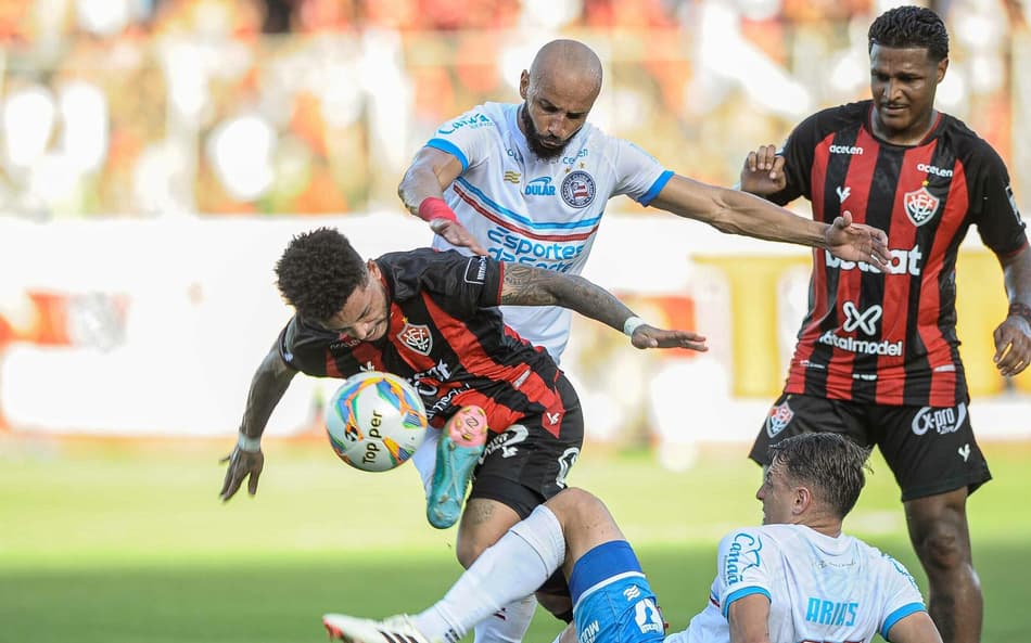 Internautas vão à loucura com virada do Vitória sobre o Bahia: ‘Chamaram o Samu’