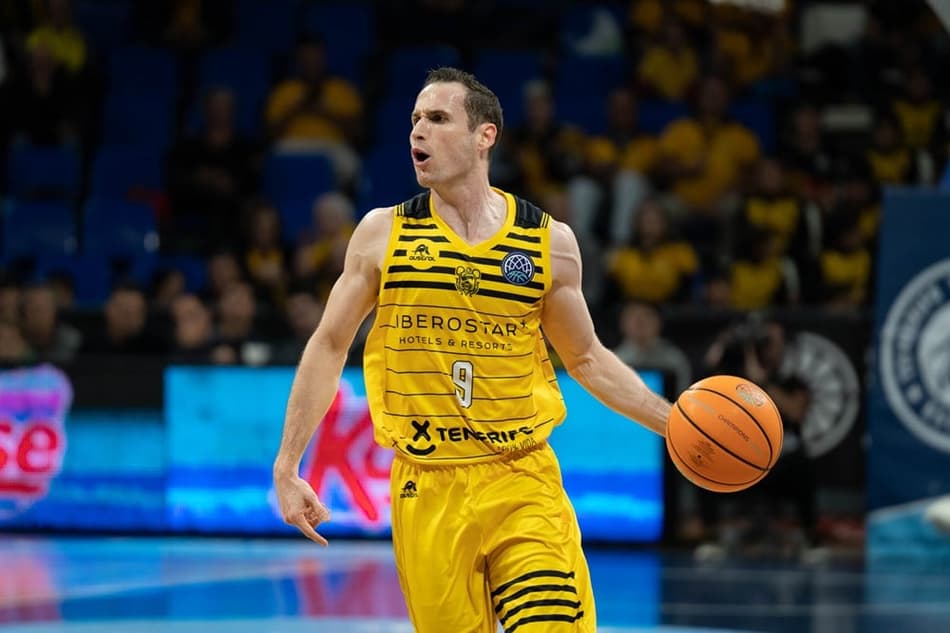 Brasileiro quebra recorde histórico no basquete
