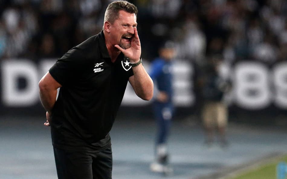 Fábio Matias critica desempenho do Botafogo na Libertadores no último jogo como interino: ‘Desfocados e dispersos’