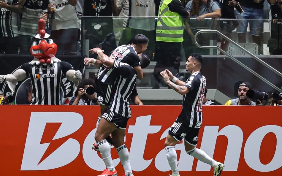 Lance! Final: Atlético goleia o Cruzeiro e vence com autoridade na Arena MRV