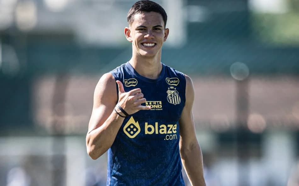 Santos terá novidade importante na lateral contra o Avaí