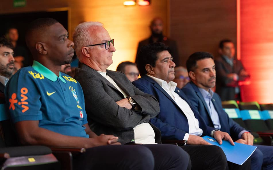 Dorival explica escolhas e destaca protagonismo de Vini Jr na Seleção Brasileira