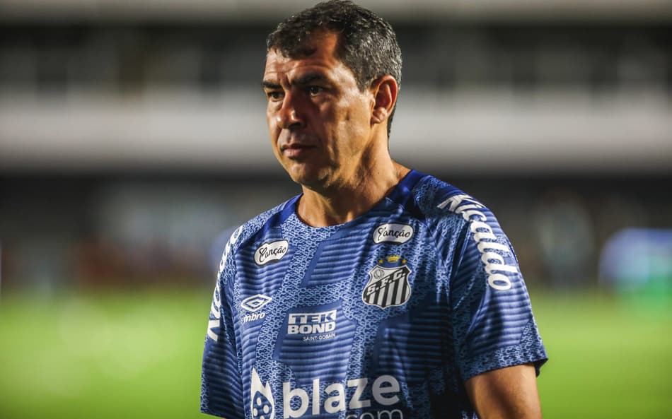 Carille exala sinceridade e manda recado para titular do Santos