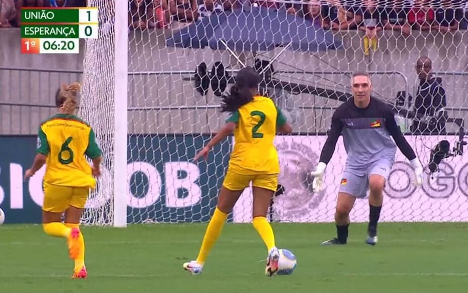 Golaço da cantora Ludmilla em ‘Futebol Solidário’ chama atenção: ‘Devia ter oportunidade na Seleção’