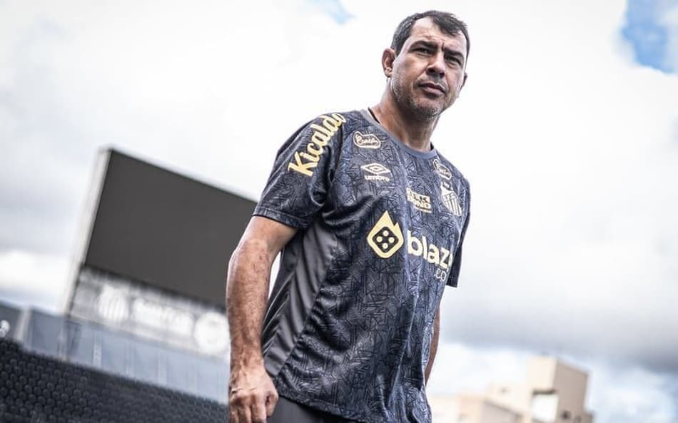 Carille tem mais dúvidas no ataque para definir escalação do Santos contra o Brusque