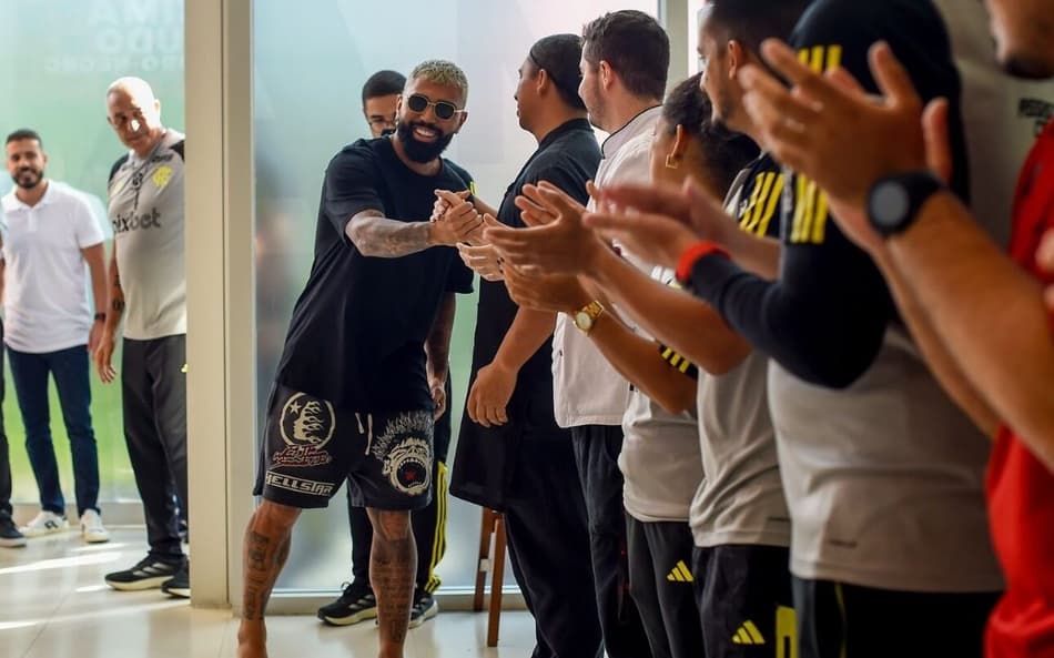 Jornalista se justifica após crítica ao vídeo da volta de Gabigol ao Flamengo: ‘Mimado’