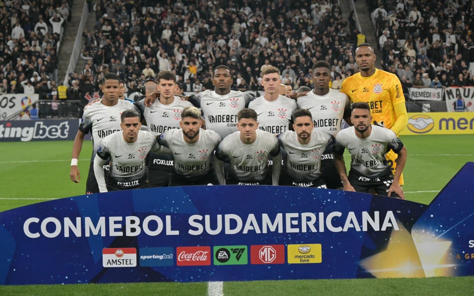 Torcedores do Corinthians lamentam sorteio na Sul-Americana: ‘Time azarado’