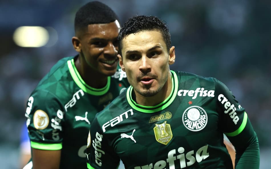 Saída de Luís Guilherme pode fazer Raphael Veiga perder sombra ideal no Palmeiras