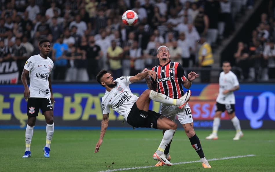Corinthians x São Paulo: onde assistir ao vivo, horário e escalações do jogo pelo Brasileirão
