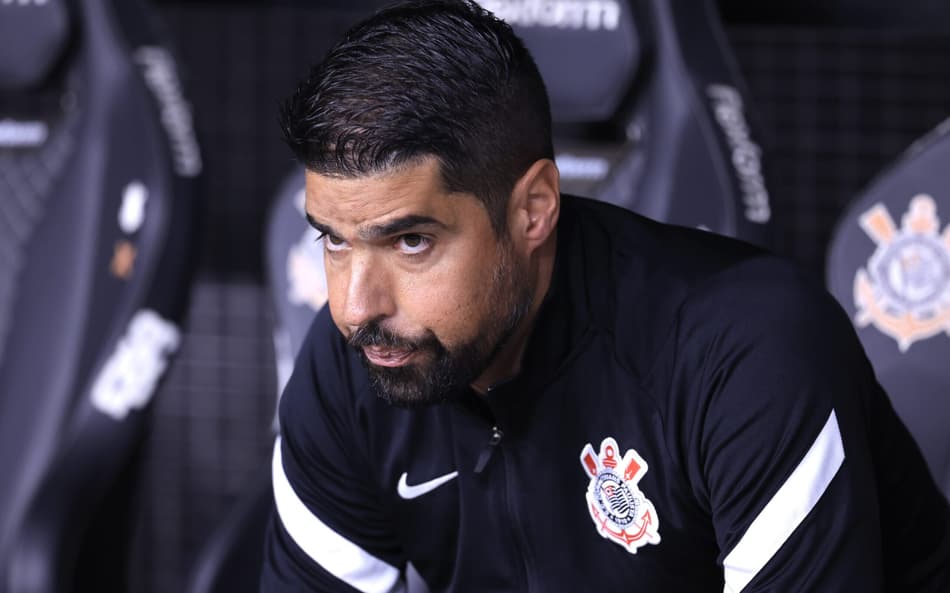 Derrota para o Botafogo expõe fragilidades do Corinthians