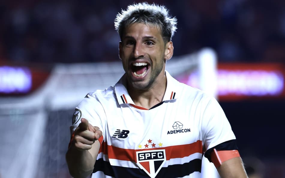 Calleri marca e atinge recorde pelo São Paulo no Brasileirão