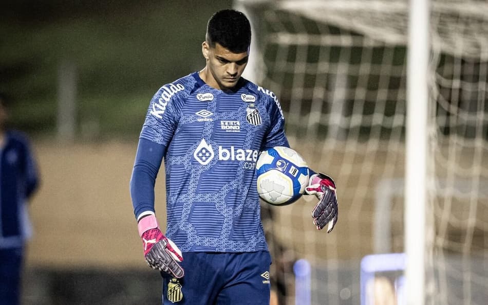 Santos segue sem afobação para contratar goleiro e encontra obstáculo