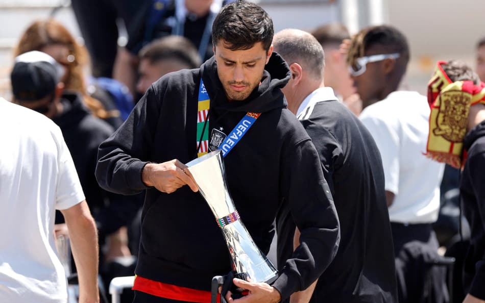 Rodri, da Espanha, pode ser punido por cânticos ofensivos na festa do título da Eurocopa