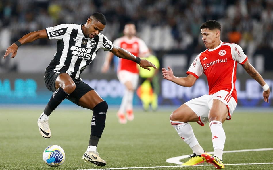 Torcedores do Inter criticam jogador após gol do Botafogo: 'Assustador de assistir'