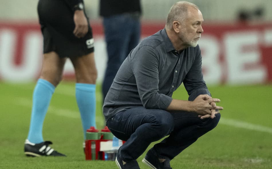 Fluminense sofre com desfalques e terá ‘buraco’ a ser preenchido diante do Fortaleza