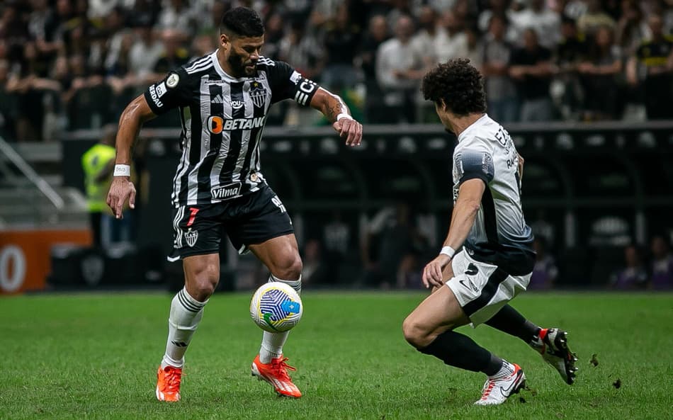 Hulk marca duas vezes de pênalti, e Atlético-MG derrota o Corinthians pelo Brasileirão
